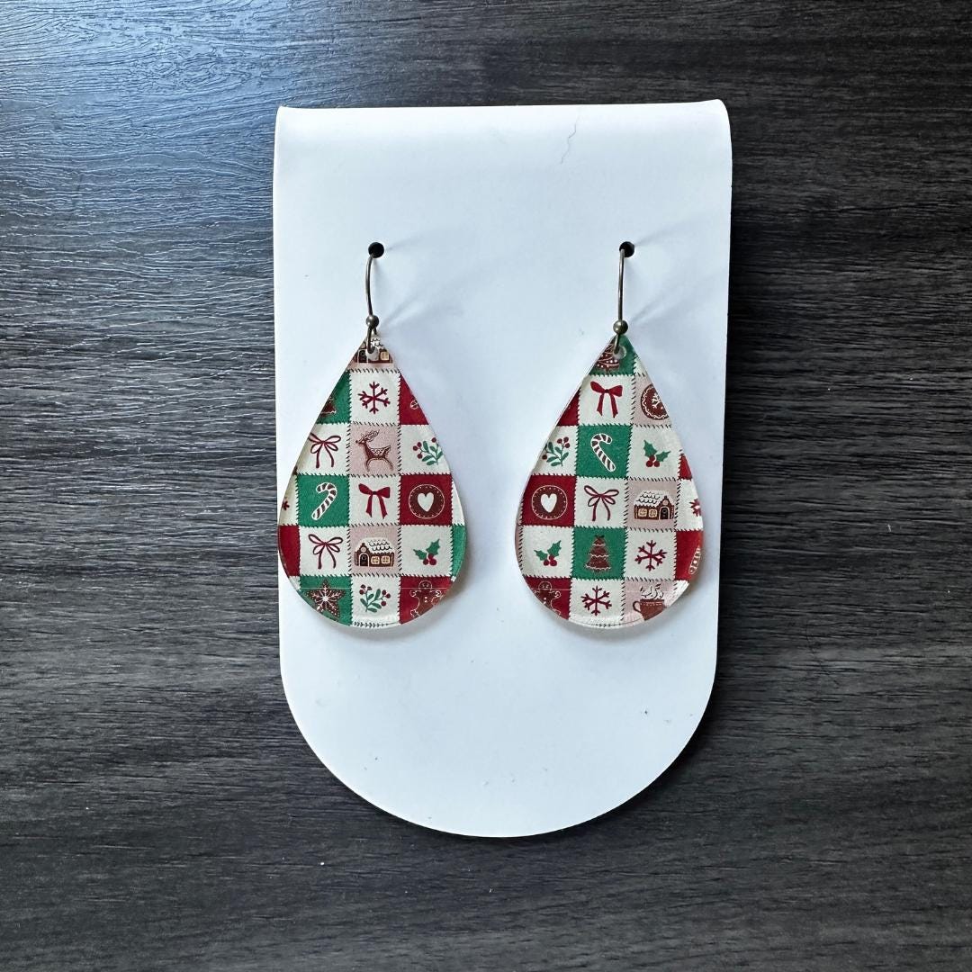 Christmas Earrings, Holiday Earrings, Christmas Accessories, Classic Christmas, Jewelry, Festive Earrings, Quilted, Cozy Holiday